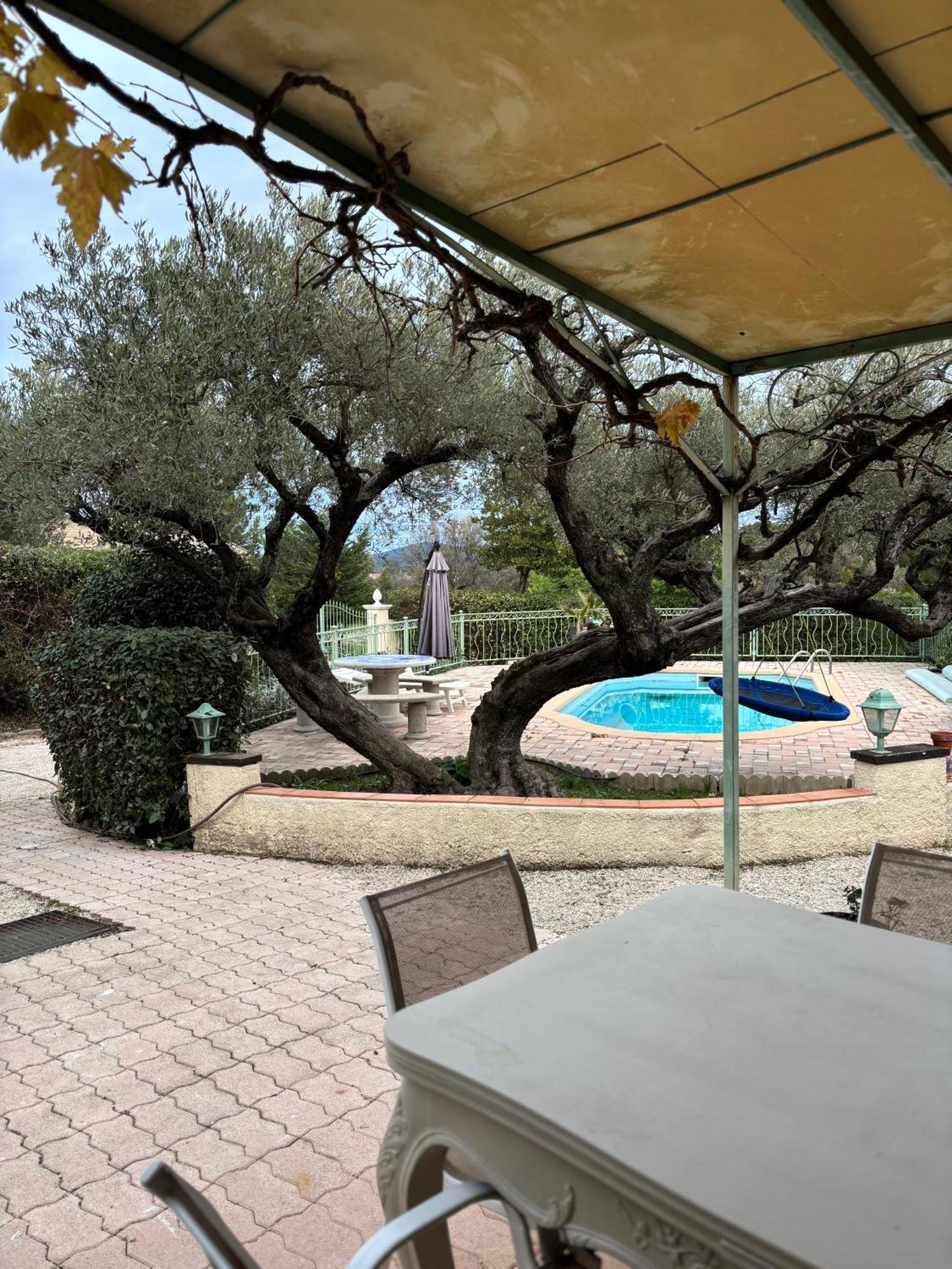 La Cigaliere 1 Charmant T1 Bis Avec Terrasse Dans Villa Sollies-Ville Bagian luar foto